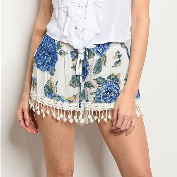 SALE!!! Comfy tassel gauzy shorts. - Picture 2 of 2